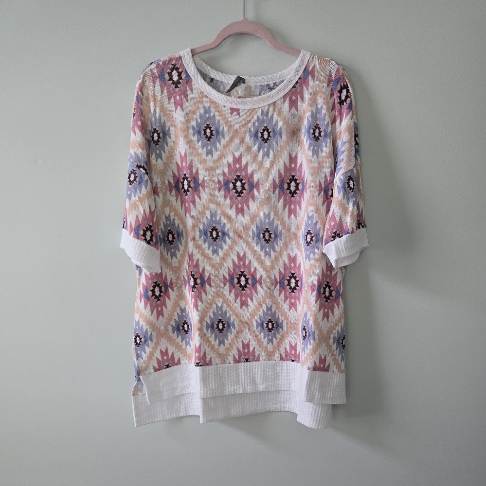 Honeyme Pink and White Geometric Short Sleeve Top